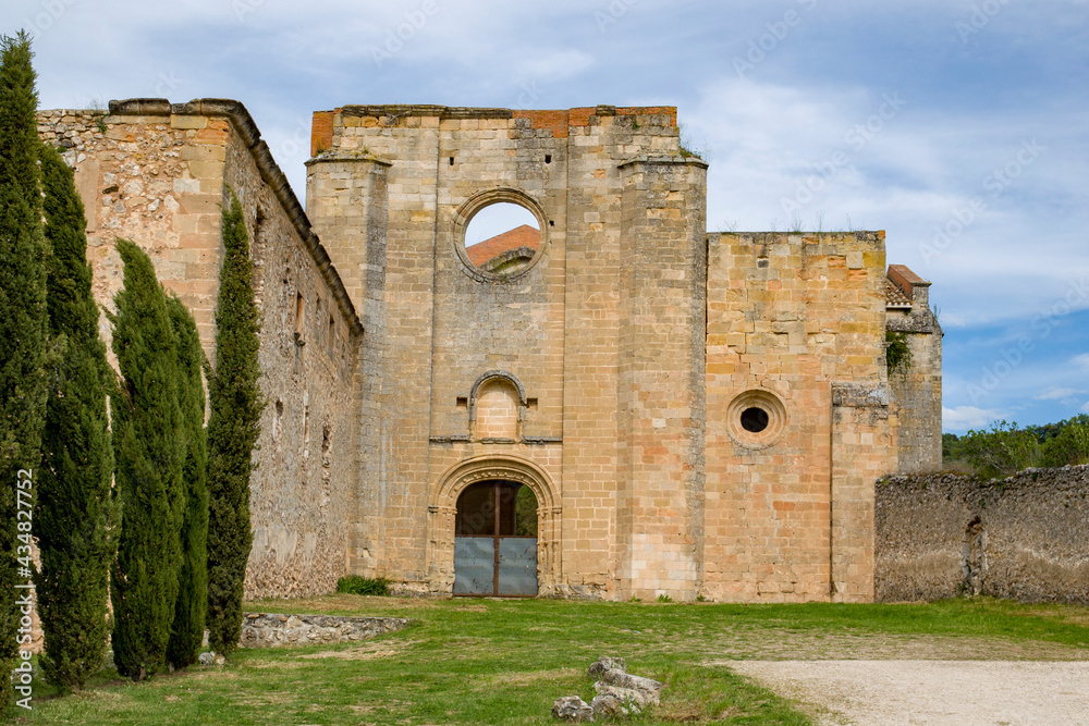 Monasterio de Monsalud es un conjunto monástico cisterciense construido en la segunda mitad del siglo XII ,Córcoles, Guadalajara, Castilla la Mancha. España