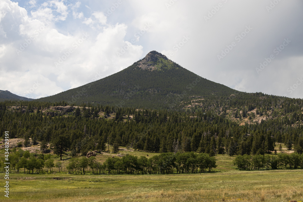 Longs Peak mountain, Colorado, USA