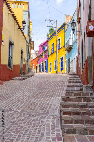 Fototapeta Naklejka Na Ścianę i Meble -  Nice alleyways in the small town of Guanajuato