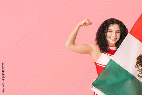 Beautiful cheerleader with ...