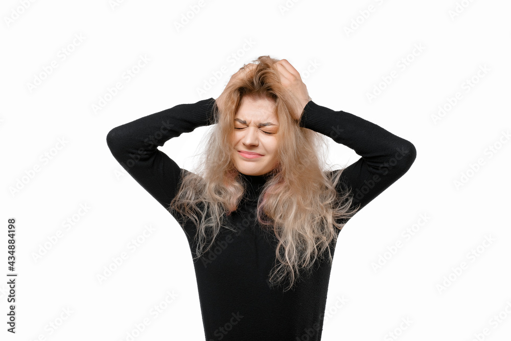 Concerned, worried and anxious young woman grab head and panicking, feel scared and nervous, dont know what do Concerned, worried and anxious young woman grab head and panicking, feel scared and nervous, dont know what do