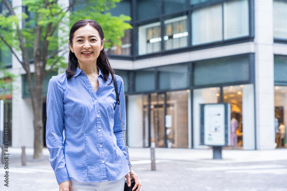 Fototapeta premium ミドル世代 女性 ポートレート