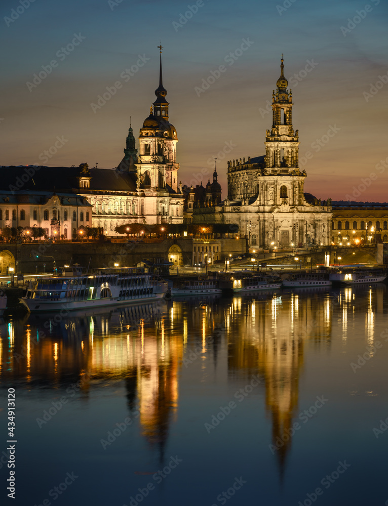 Dresden Altstadt, Spiegelung