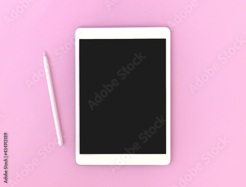 Fototapet Tablet mockup screen with stylus pencil for drawing and artist, colorful pink ba