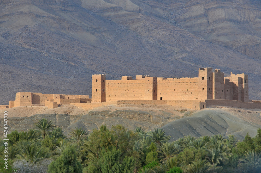 Paisaje y kasbah en la región de Zagora en el sur de Marruecos