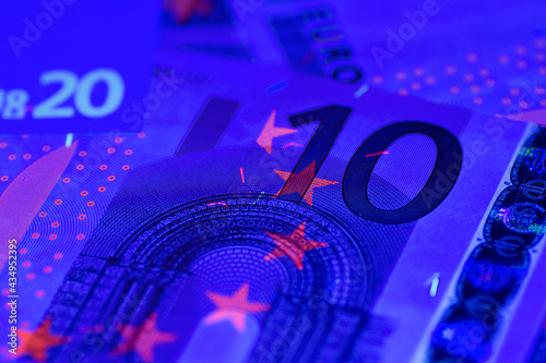 Obraz na płótnie Ultraviolet Money