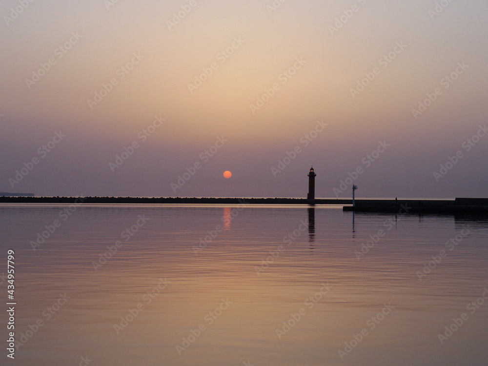 Naklejka premium 朝日(大分県別府港)