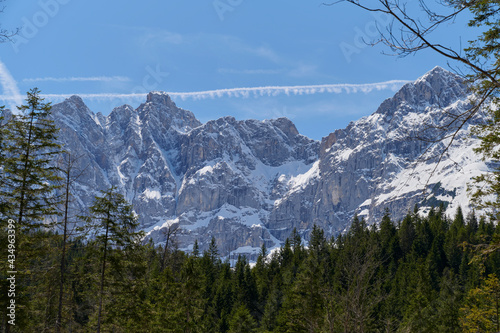 Laliderer Wände mit Sonnenspitze, Kühkarlspitze, Moserkarspitze und Kaltwasserkarspitze im Karwendelgebirge, Hinterriß, Tirol, Österreich, Europa photo