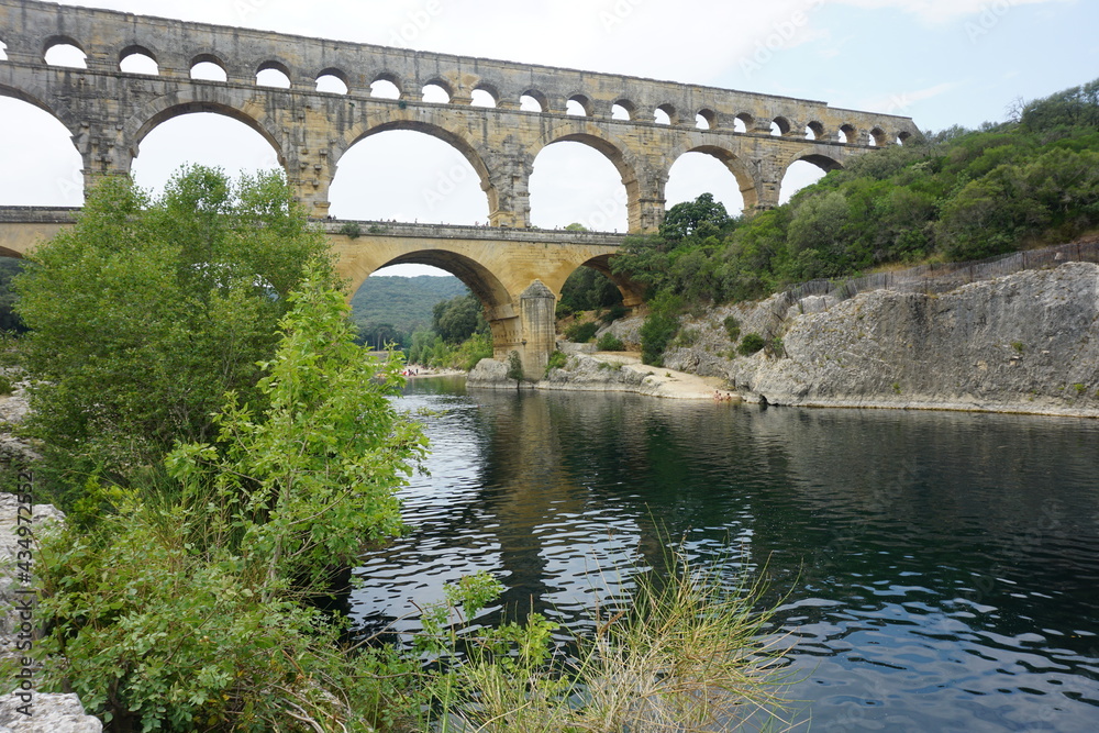 pont du gard over the river