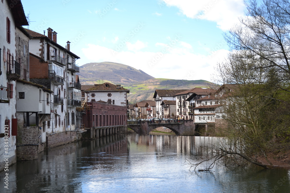 Fototapeta premium Elizondo, Valle del Baztan, Navarra, España.