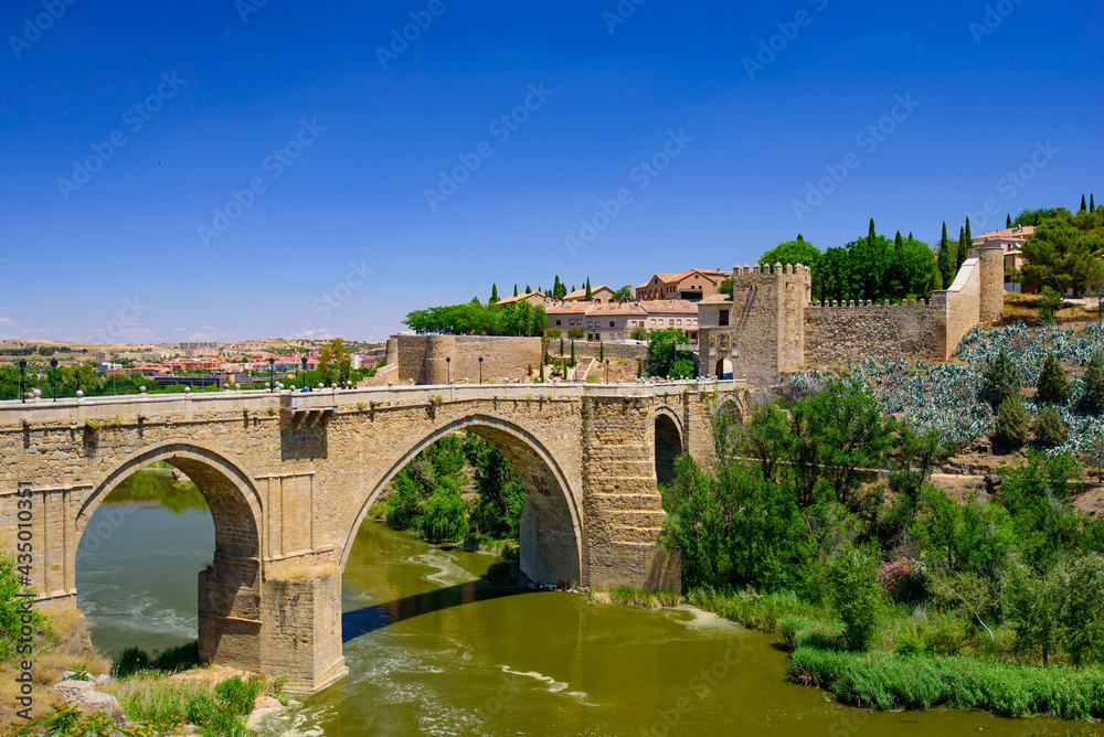 St Martin's Bridge, a medieval bridge across the river Tagus in Toledo, Spain