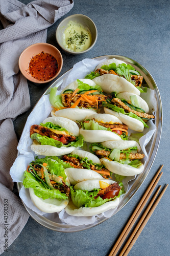 Homemade asian vegetarian cuisine / Teriyaki & Thai Sweet Chili Tempeh Bacon Guo Bao / Healthy and delicious meals for weight watcher and light eater