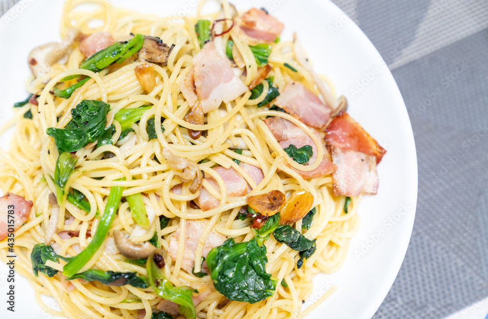 美味しそうなパスタの写真。ランチのイメージ。