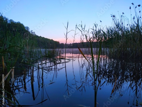 Fototapeta Naklejka Na Ścianę i Meble -  Wschód słońca. Jezioro Lubich , Lubuskie