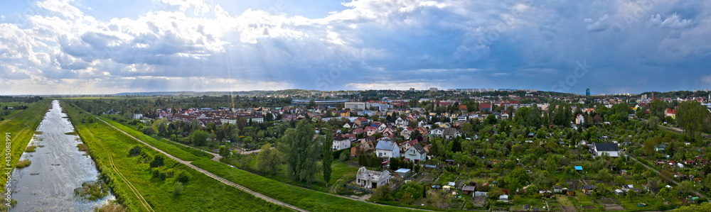 Panorama miasta, widok z lotu ptaka na Zawarcie od strony Kanału Ulgi, miasto Gorzów Wielkopolski