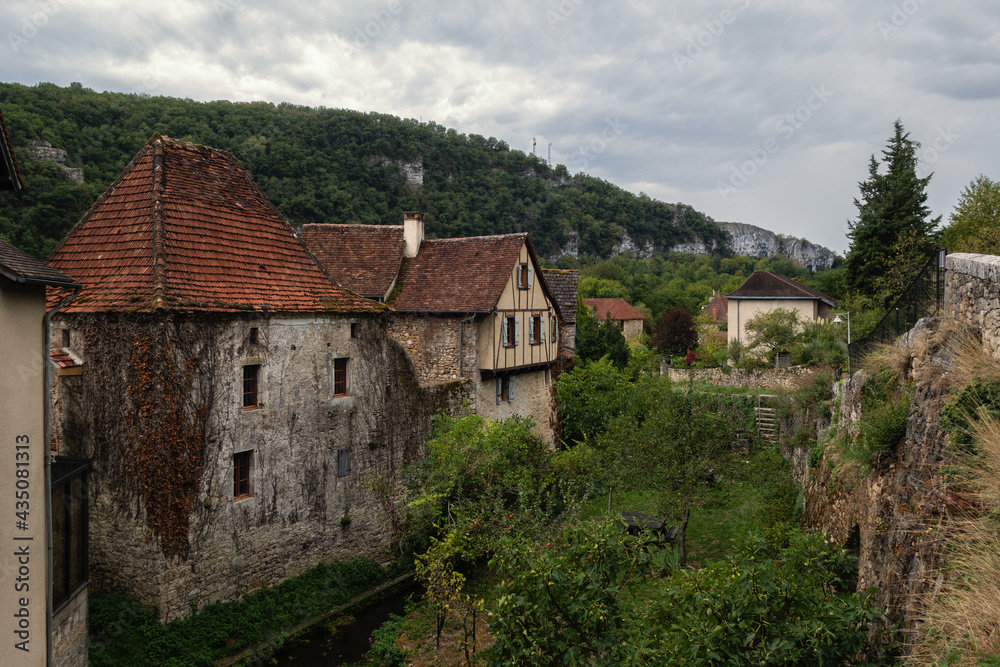 Sur les chemins de Saint Jacques de Compostelle
Sur les chemins de Saint Jacques de Compostelle