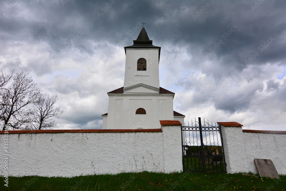 Kirche und Friedhof Kalek Böhmen CSSR