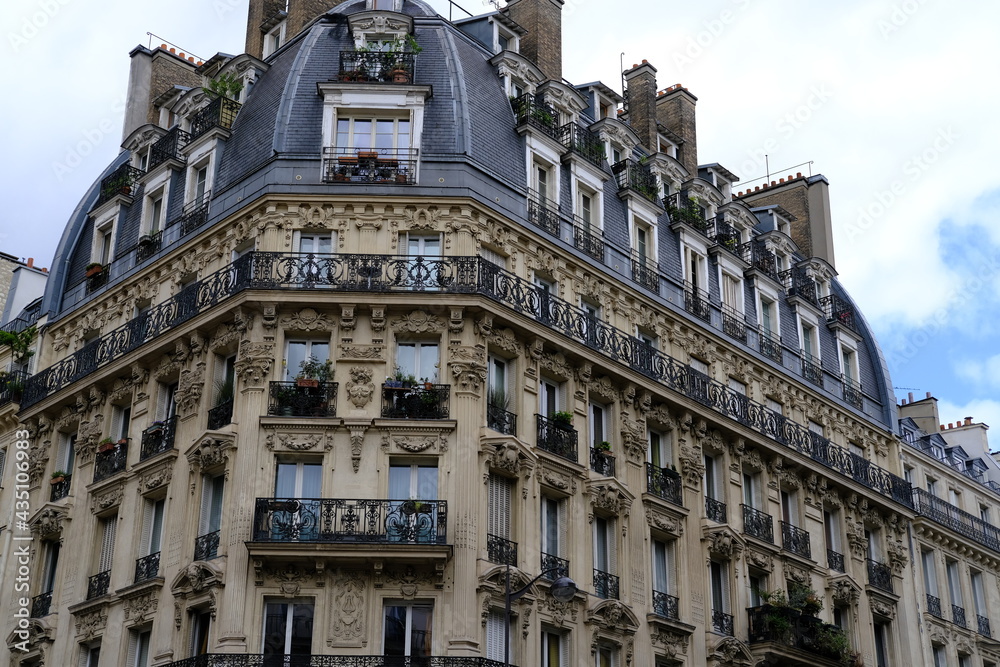 The facade of a Parisian building. France, the 22th May 2021.