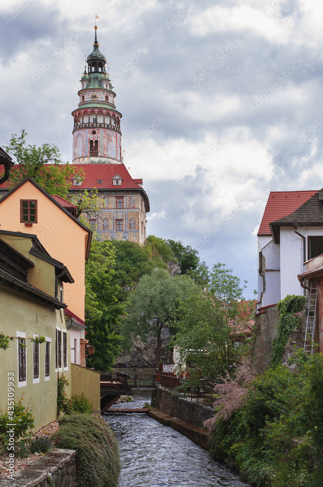 Obraz premium 13th century castle in the cozy little town of Cesky Krumlov in the Renaissance Baroque style