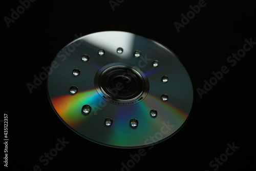 Płyta CD z kroplami wody © Przemyslaw