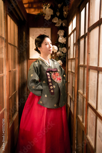 Korean women in Hanbok