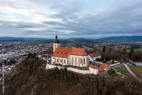 Bogenberg mit Wallfahrtskirche Mariä Himmelfahrt in Niederbayern photo