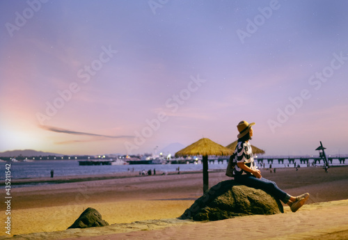 women, look, adult, asia, asian, china, chinese, city, female, guangdong, lifestyle, local, people, tourism, tourist, travel, urban, woman, young, zhanjiang, beach, coastline, hut, rock, sand, ocean, 