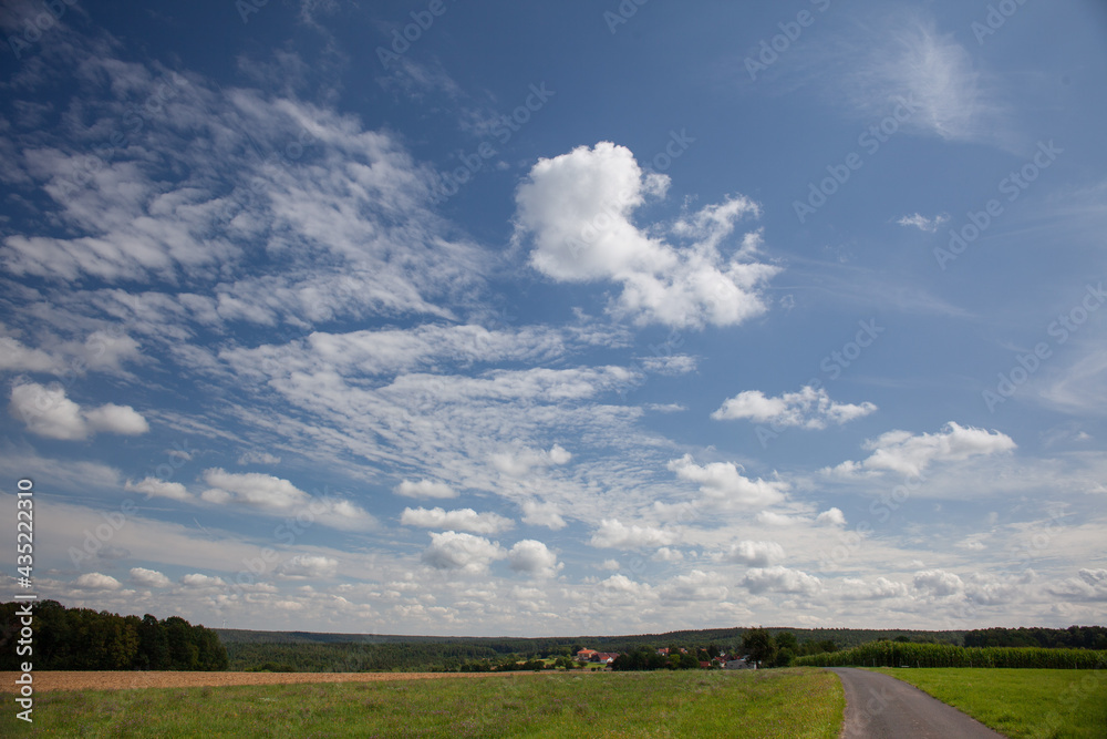 Obraz premium clouds over the field
