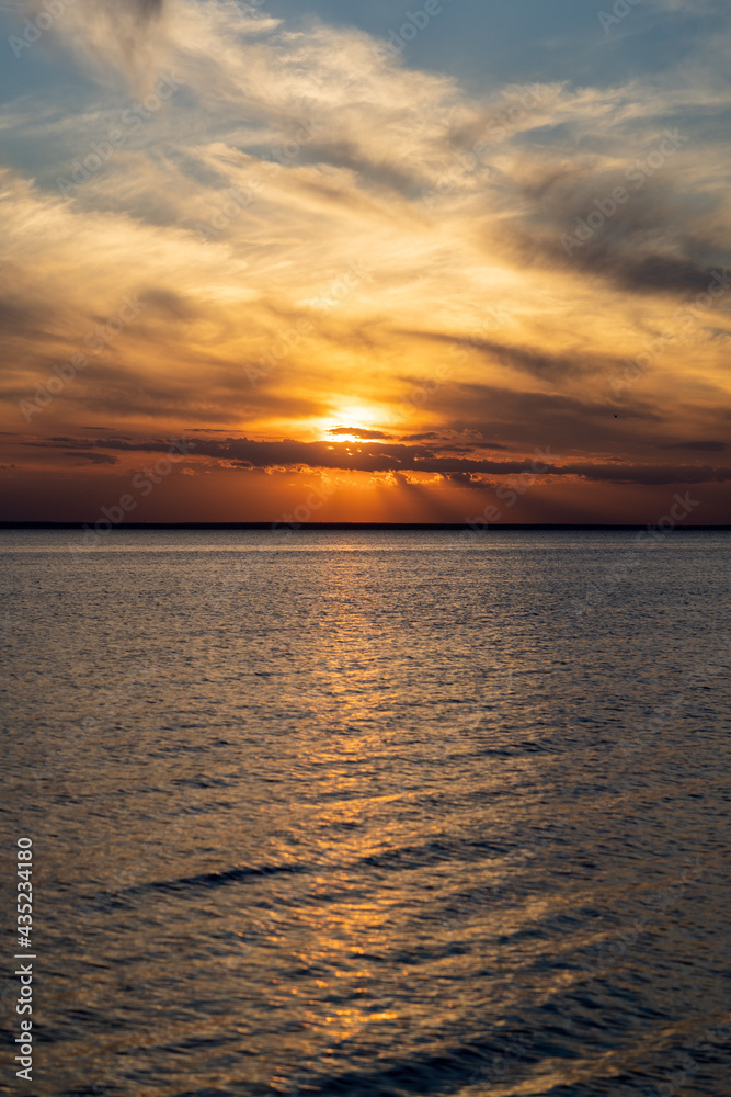 Fototapeta premium sunset with god rays beautiful and gorgeous