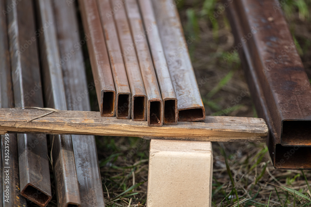 Naklejka premium Metal at a construction site.