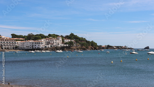 Espagne - Costa Brava - Panorama sur le port de plaisance de Cadaques