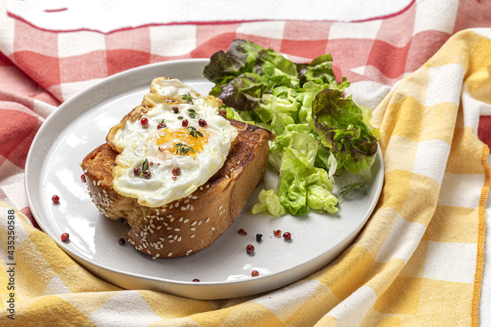 Homemade Fried Eggs with Brioche and Lettuce Salad Homemade Fried Eggs with Brioche and Lettuce Salad