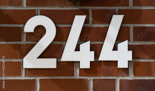 Hausnummer 244