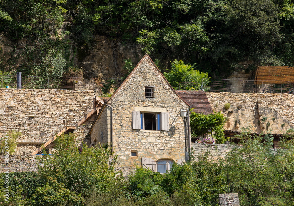 La Roque-Gageac scenic village on the Dordogne river, France La Roque-Gageac scenic village on the Dordogne river, France