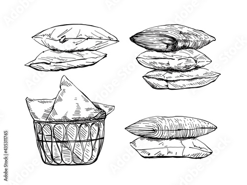 Hand drawn sketch Pillow Outline - Illustration.