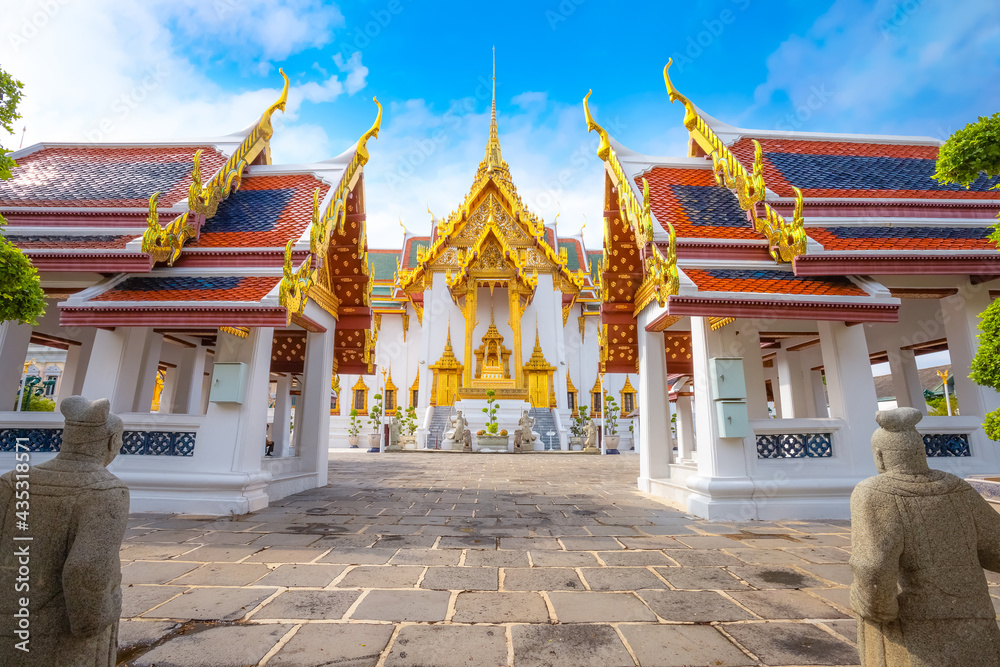 Fototapeta premium The Grand Palace in Bangkok, Thailand