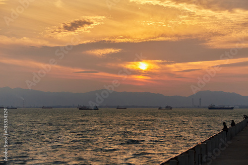 知多半島から見た伊勢湾の夕焼けの風景
