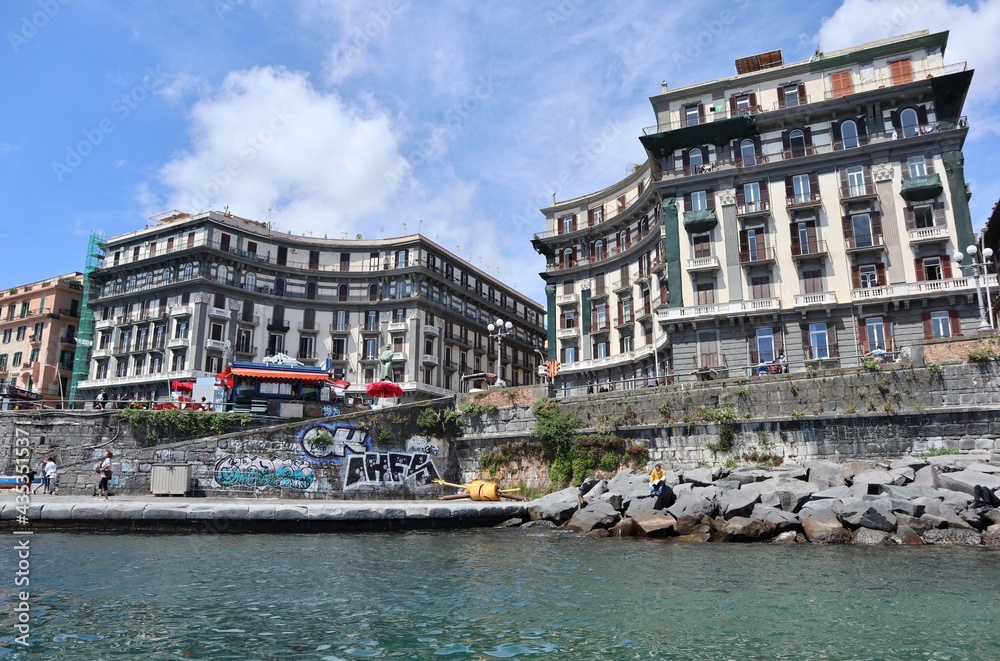 Napoli - Scorcio del molo di Via Nazario Sauro dalla barca