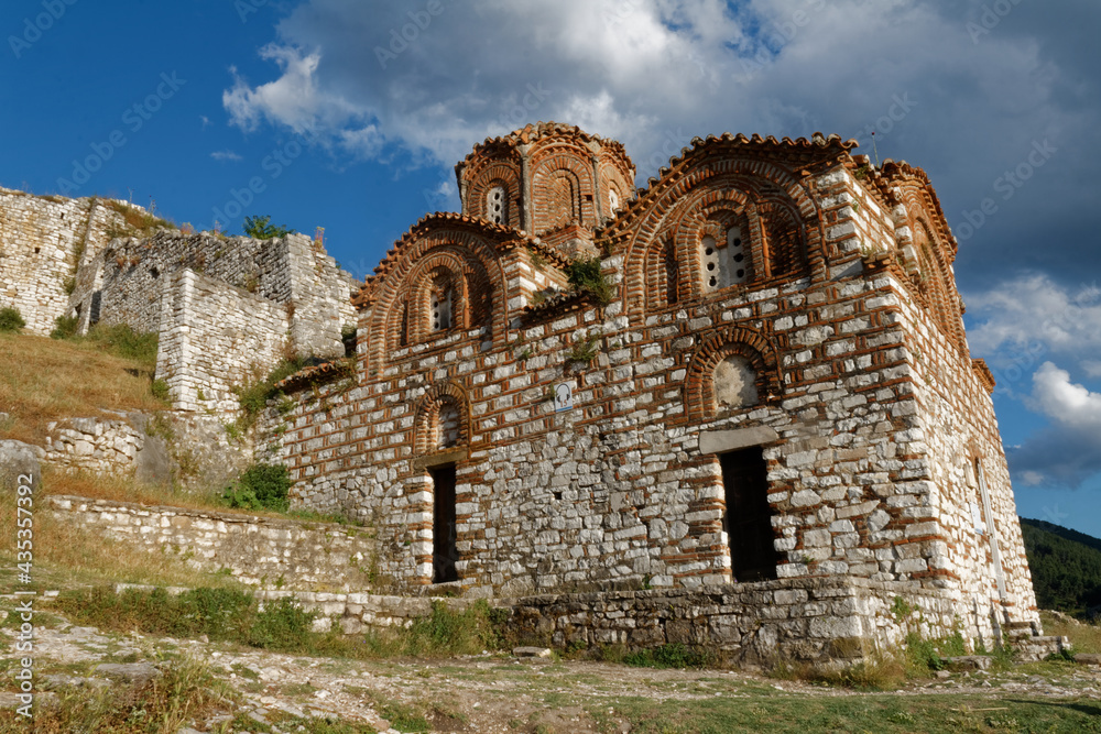 Stara cerkiew w twierdzy Berat