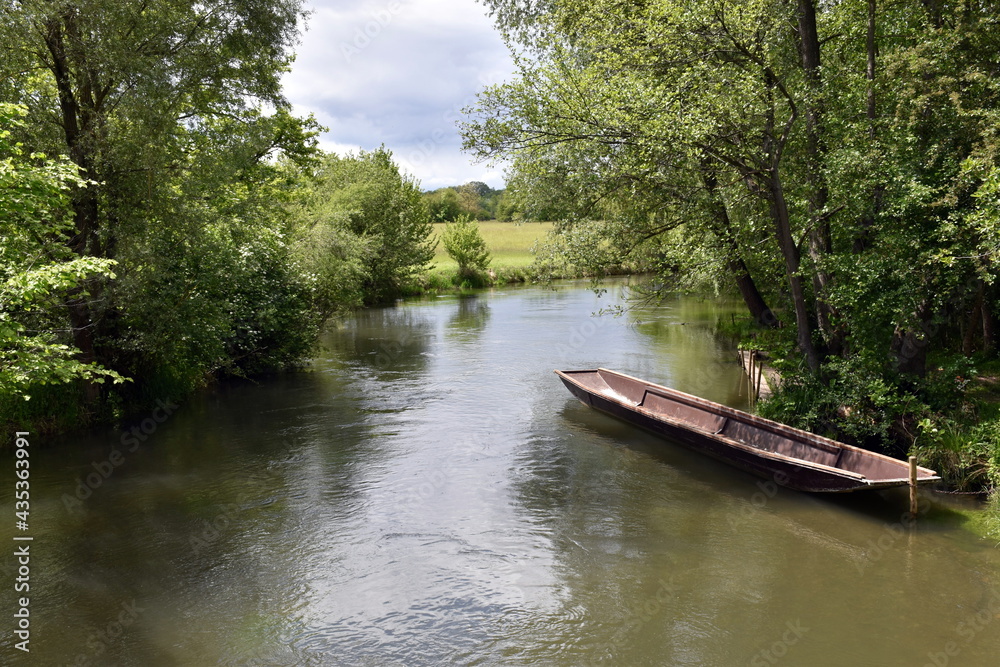 Holzkahn im Naturschutzgebiet Taubergießen Holzkahn im Naturschutzgebiet Taubergießen