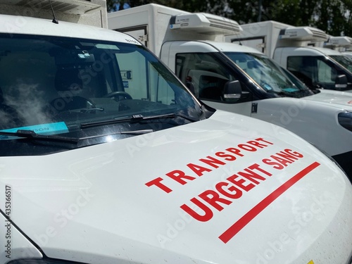 Fotografi voiture de transport de sang urgent