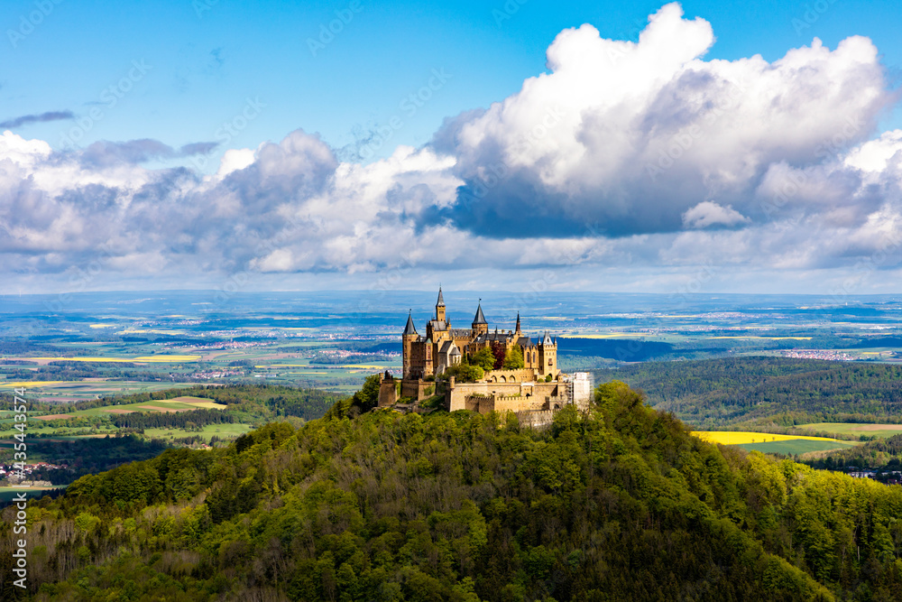 Burg Hohenzollern mit Wolkenbild