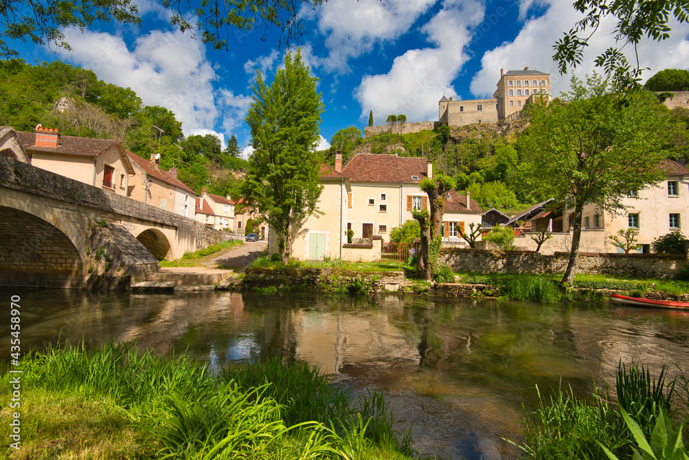 Mailly le Chateau im Yonne im Burgund