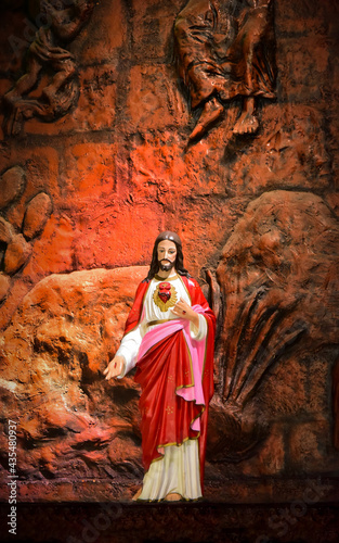 image of the sacred heart of Jesus, Holy Week