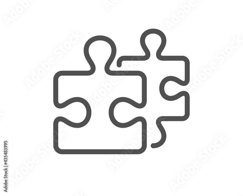 Puzzle pieces line icon. Jigsaw game challenge sign. Business solution symbol. Quality design element. Linear style puzzle icon. Editable stroke. Vector