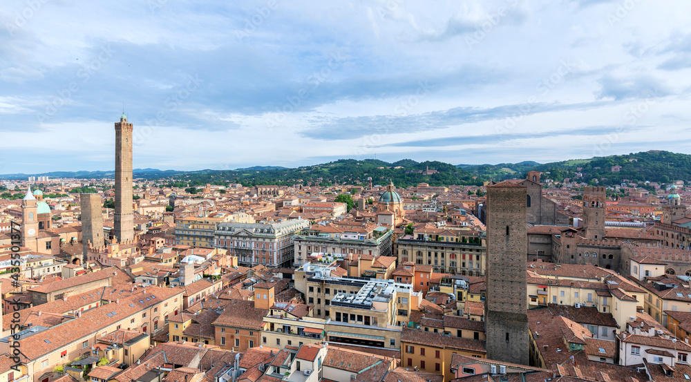 Cityscape of Bologna downtown with the Basilica of San Petronio, Re Enzo Palace with the Arengo Tower and the city hall. Emilia-Romagna, Italy, Europe