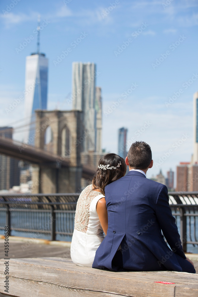 bride and groom in Brooklyn Bridge park, New York