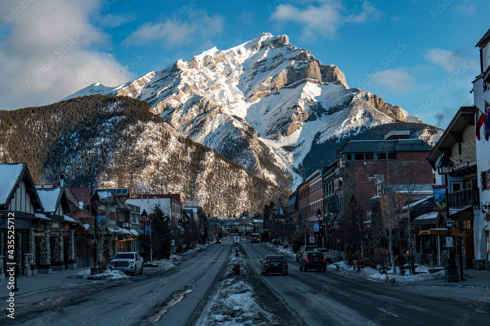Banff mountain village in winter - obrazy, fototapety, plakaty 