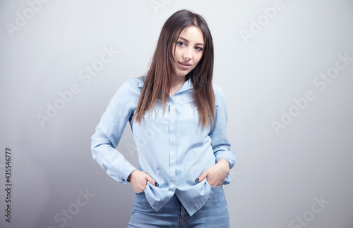 woman hand on jeans pockets