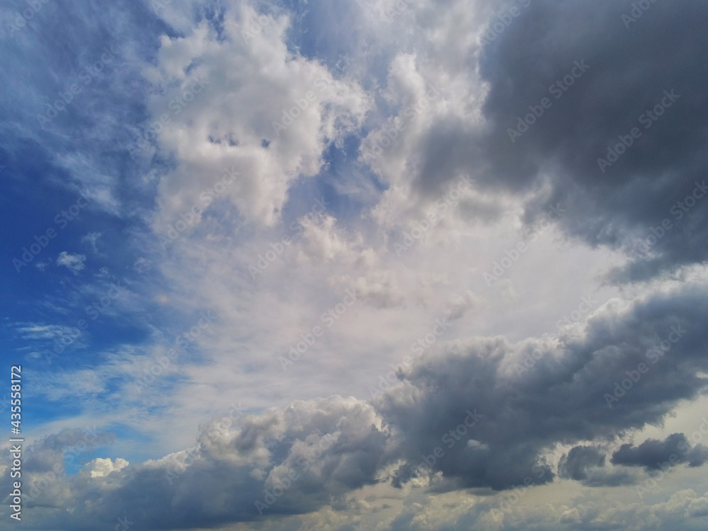 Obraz premium Blue cloudy sky. Abstract nature background.